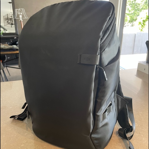 DJI FPV Fly More Combo Plus - Picture 4 of 7